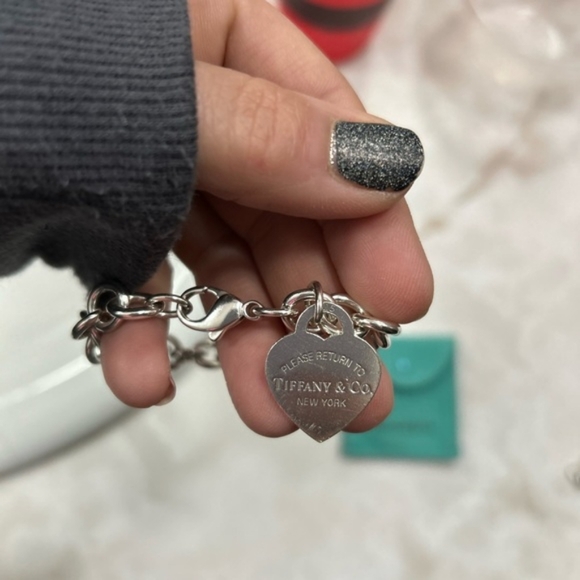 Tiffany & Co. Return to Tiffany Tag Bracelet Silver EUC - Picture 2 of 7
